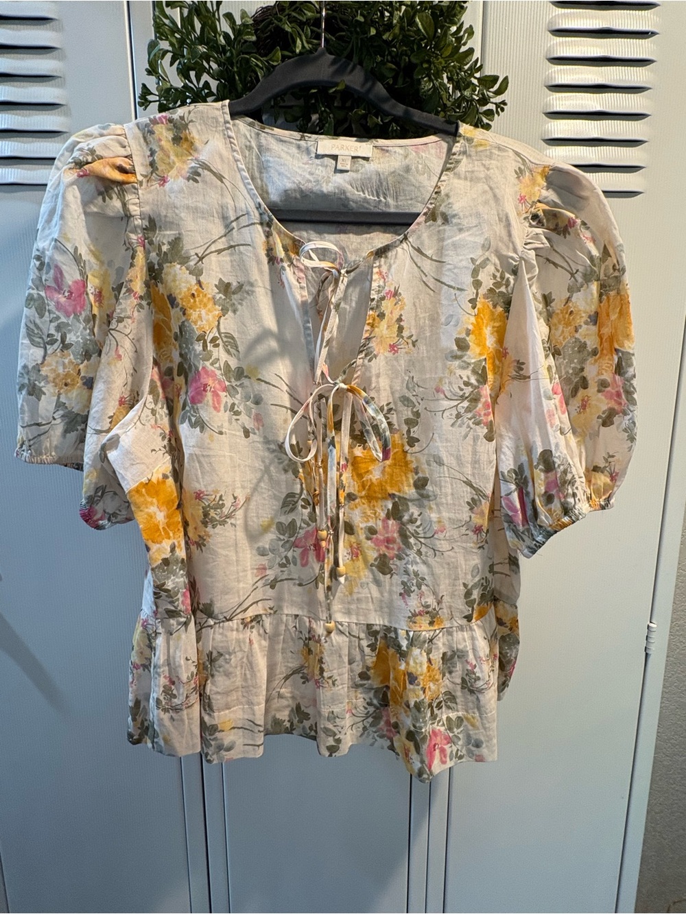 Like New Sz XL Parker NY "Alina" floral peplum blouse Puff Sleeve